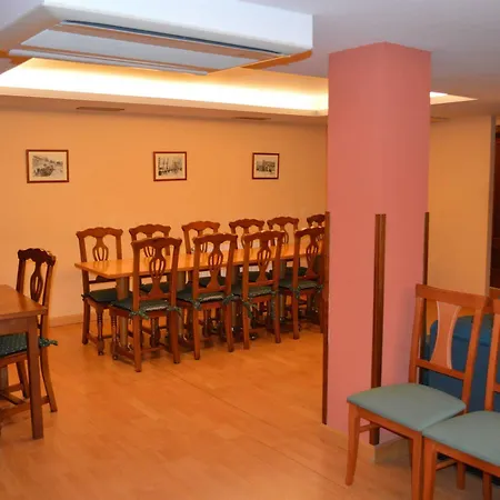 Bedoya Hotel *